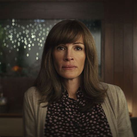 Whats Homecoming The New Amazon Series Starring Julia Roberts