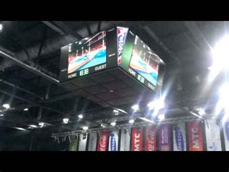 Wydaje się, że sportowcy latać w powietrzu. LAVILLENIE WORLD RECORD 6.16 POLE VAULT DONETSK (Renaud ...