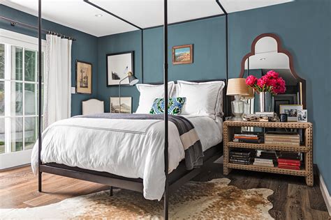 But it's a gorgeous dark green that acts as a moody and rich neutral. This California Home is the Perfect Blend of Form and ...