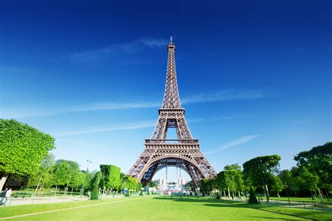 Torre Eiffel Ha Recibido 300 Millones De Visitas Desde Su Apertura En