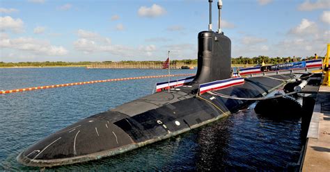 Us Navy Submarines Underwater
