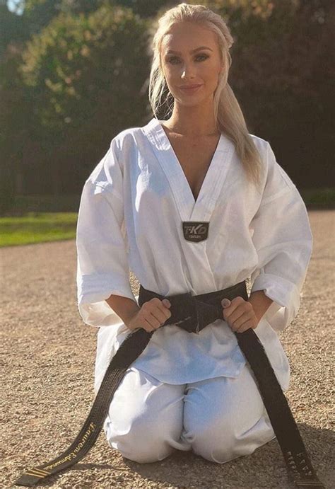 Pin By Tuu Bouknight On Karate Martial Arts Women Martial Arts Girl