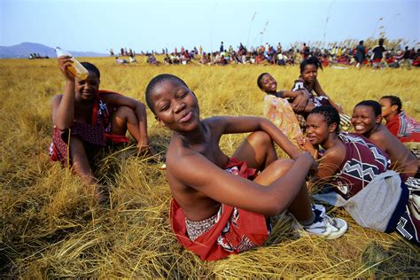 zulu girls attend umhlanga the annual reed dance festival of swaziland umhlanga zulu