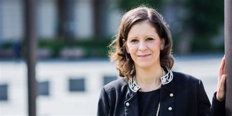 Az egyenes beszéd vendége szél bernadett független országgyűlési képviselő. „Kvótanő vagyok, nem szégyellem" - Szél Bernadett LMP ...