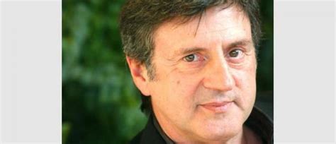 Acteur, producteur, réalisateur, scénariste, auteur et artiste musical. Voici les 15 acteurs Français les mieux payés