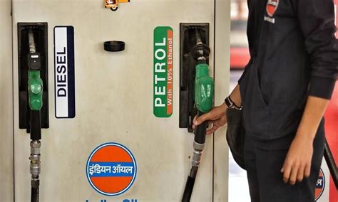 Compare current hyderabad petrol prices today from all retailers: Petrol and diesel prices today in Hyderabad, Delhi ...