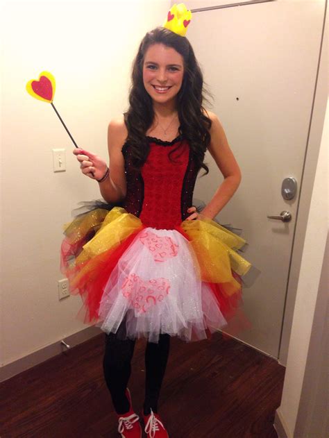 50 last minute costumes for halloween. Queen of Hearts DIY costume | Queen of hearts costume, Diy clothes projects, Fancy dress