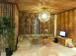 Secara umum jenis bambu apa saja dapat di gunakan sebagai pagar rumah, hal ini sangat bergantung dari kemampuan sang arsitek atau perencana merencanakan desain pagarnya. Desain Rumah/Villa Bambu Eksotik
