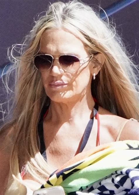 Worlds Hottest Grandma Looks Unrecognizable Without Filters Daily Mail Online