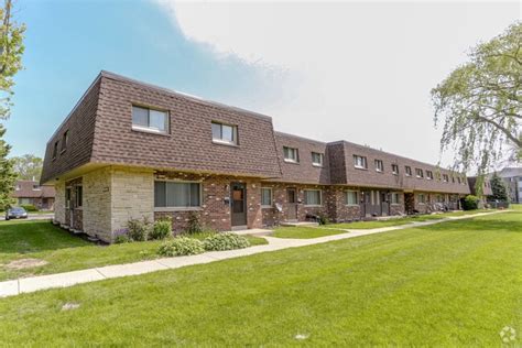 Bradley Place Townhomes For Rent In Milwaukee Wi