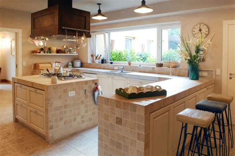 Scegliere le cucine con penisola può essere una decisione molto furba, anche per chi non ha molto spazio. 1001 + idee per cucine in muratura funzionali e accoglienti