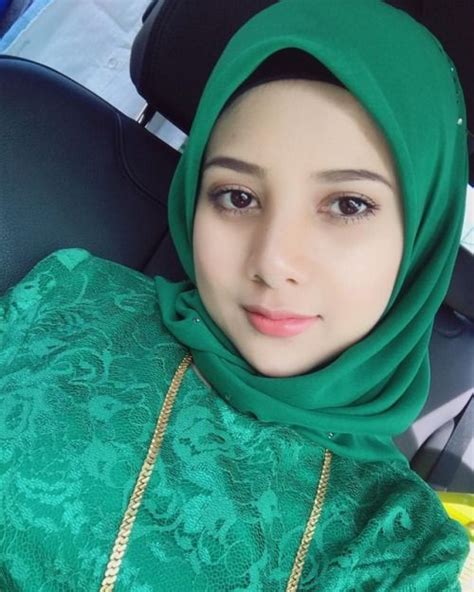 Abis tu yang tudung hijau tu? Koleksi Awek Tudung | Beautiful cars, Beautiful hijab ...
