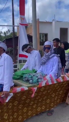 KARPET TERBANG KARNAVAL HUT RI DI KEC PULAU LAUT BARAT Siswa Mas Darul