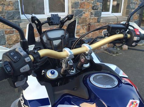 Rather than lock the rise to a specific dimension, rox risers are built to pivot on the bike's original handlebar clamp. Rox Risers - Pivoting 2" Rise for 28mm handlebars (Fatbars ...