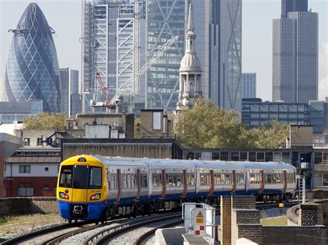 Arriva Takes Over London Overground Concession News Railway Gazette