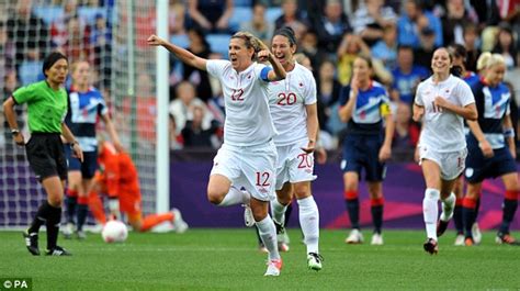 Christine sinclair ayrıca gençliğinde basketbol ve beyzbol oynadı. Great Britain 0 Canada 2: Powell's girls dumped out after ...