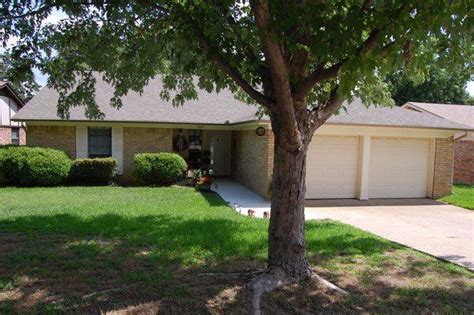 704 Mountain Laurel Ln Bedford Tx 76021 ®