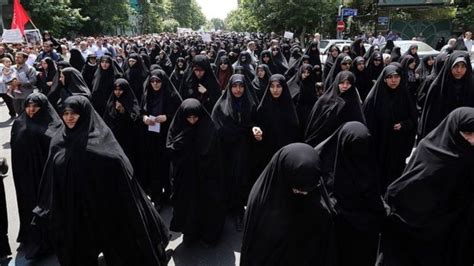 Masih Alinejad Perempuan Iran Penggagas Gerakan Lepas Hijab Bbc News Indonesia