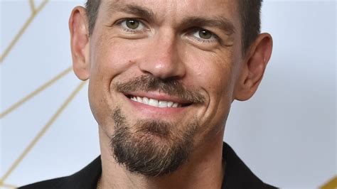 The Real Reason Steve Howey Came Out As Gay Even Though Hes Straight