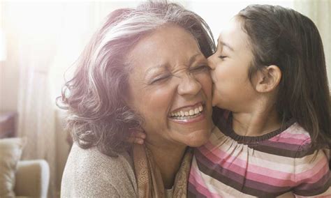 el envejecimiento saludable y la implicación de la abuela con los