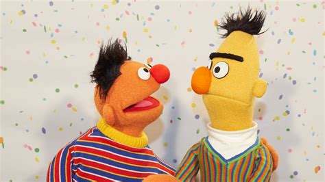 Ernie Und Bert Sind Ein Paar Sesamstraße Feiert 50 Jubiläum N Tvde