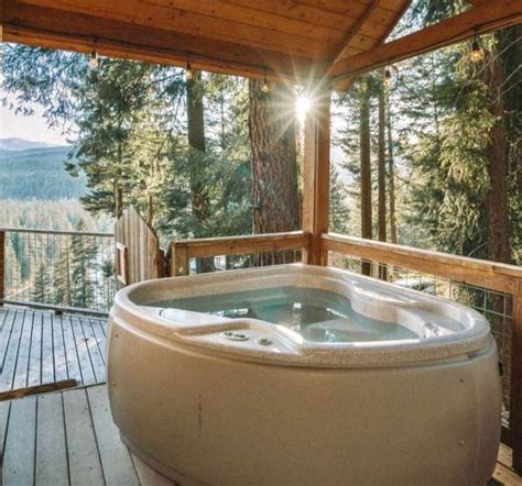 3 Romantic Leavenworth Cabins With A Hot Tub Nw Comfy Cabins