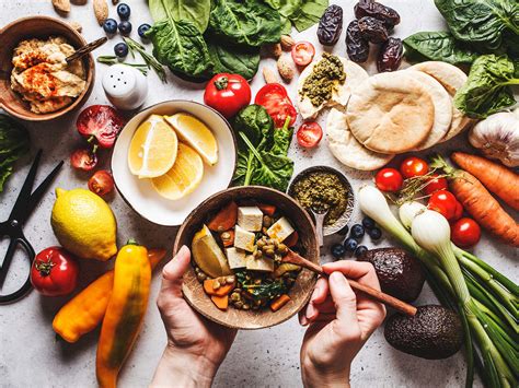 Avoid giving her these foods. Eat vegetarian food to avoid UTI - Times of India