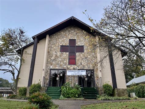 Churches Are Closing: Why It’s a Challenge for Local Governments