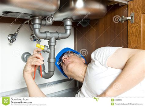 Vt selle ettevõtte 7 suhtlusvõrgustiku lehekülge, sh facebook ja google, veebisait jm. Plumber at work stock photo. Image of pipe, ladder, repair ...