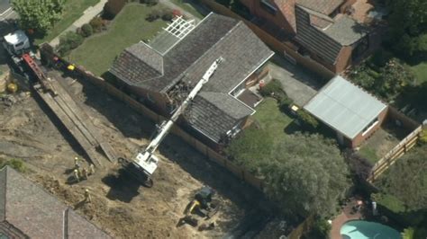 Melbourne House Badly Damaged As Boring Crane Collapses Crashing Into