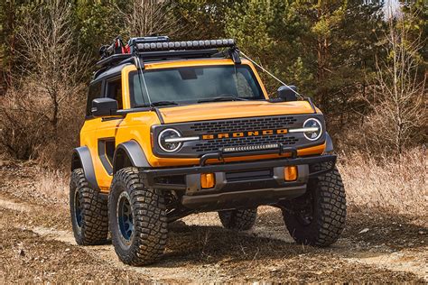 2021 Ford Bronco Vs Used Toyota Fj Cruiser Which Is Better Autotrader