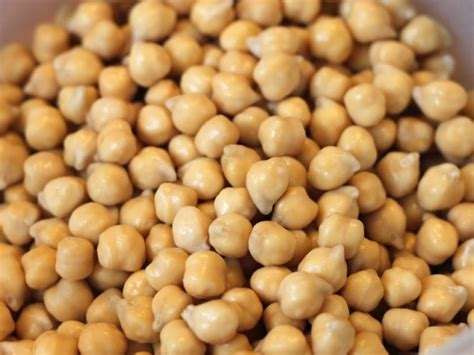 9 تفسير رؤية بذرة الخيار في المنام لابن سيرين. تفسير رؤية الحمص في المنام للعزباء والحامل والرجل - موقع رُكن
