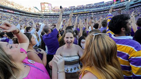 Lsu Fined 100000 After Fans Storm Field In Win Over Georgia Wwltv
