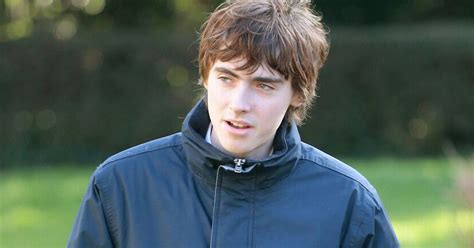 Na beady eye werd het erg stil rond liam gallagher op muzikaal gebied. Liam Gallagher's son and Ringo Starr's grandson must wait ...