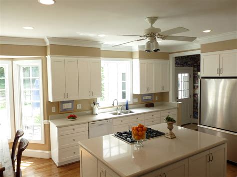 Cabinet molding such as crown molding, lightrail molding, and base molding give you that special finishing touch to your kitchen design. 16 Samples Of Kitchen Molding - Custom Ideas For Your ...