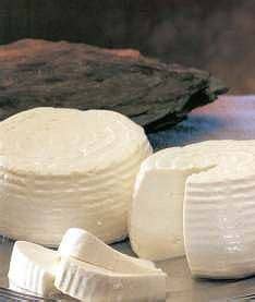 Si quieres consulta nuestra receta de queso fresco casero, hecho con leche pasteurizada fácil de encontrar. Cómo hacer queso fresco en casa