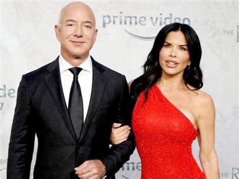 Amazon Billionaire Jeff Bezos Engaged To Girlfriend Lauren Sanchez