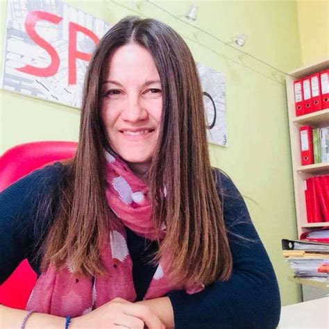 Σήμερα, η κωνσταντίνα σπυροπούλου αποκάλυψε πως διατηρούν καλές σχέσεις καθώς αισθάνεται την ανάγκη να μιλάει με τους ανθρώπους που έχουν περάσει από τη ζωή της. ΕΠΣ Ηλείας: Γυναίκα πρόεδρος και άλλες τρεις γυναίκες στο ...