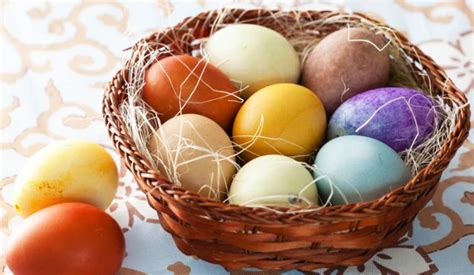 How To Dye Easter Eggs Natural Dyes And Creative Ways Ideas
