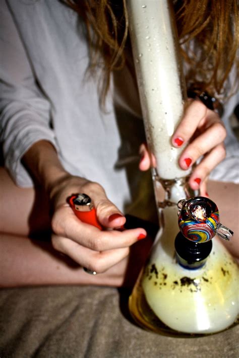 pin by elizabeth f on girls smoke weed too pinterest cannabis