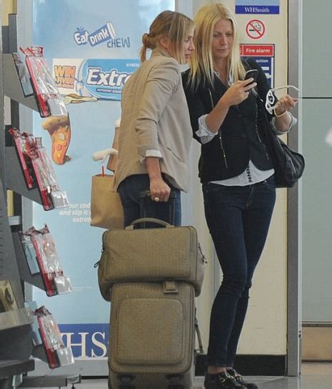 Gwyneth Paltrow And Cameron Diaz Even The Luggage Is Monochromatic