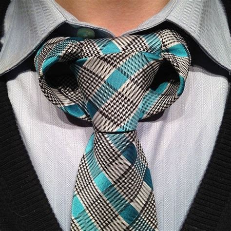 How To Tie A Linwood Taurus Necktie Knot Agreeordie Neck Tie Knots