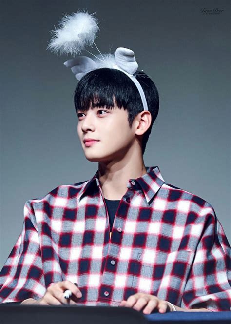 He is a member of the boy group astro and a former member of the project group s.o.u.l. Eunwoo on Angel's halo. #ASTRO #Eunwoo Photo © twitter.com ...