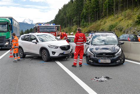 Die aktuellen unfall a13 nachrichten, hintergründe und bilder findet ihr hier bei tag24. A13: Kilometerlange Staus nach Serienunfall - tirol.ORF.at