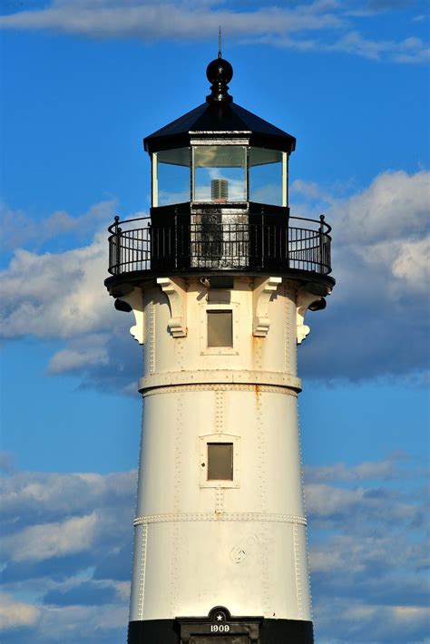 North Pier Lighthouse In Duluth Minnesota Encircle Photos