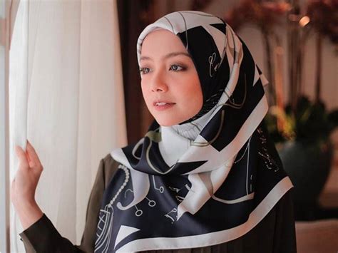 Tidak ada orang menggaruk ke luar badan =biasanya orang. Ada rasa nak balas: Mira Filzah