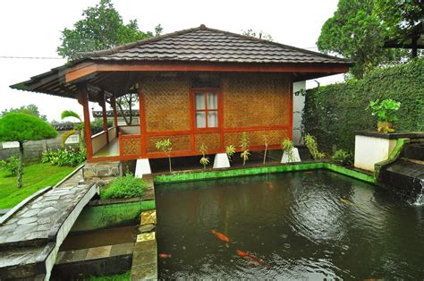 Untuk rumah idaman sederhana di desa mungkin masyarakatnya lebih mengedepankan desain yang seringnya masyarakat di desa berpergian ke kota, ternyata cukup berpengaruh pada konsep desain rumah di sana. rumah idaman ada kolam ikan di desa | Outdoor structures ...