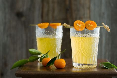 Garnish with a slice of. Kalamansi Limeade Drink or Calamondin Orange | White On ...