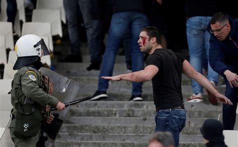 Najwierniejsi kibice, musiałeś o nas słyszeć. AEK Athens & Ajax charged after petrol bomb attack ...