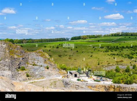 Derbyshire Quarry Hi Res Stock Photography And Images Alamy